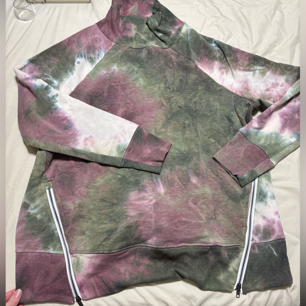Women’s Tie-Dye sweater